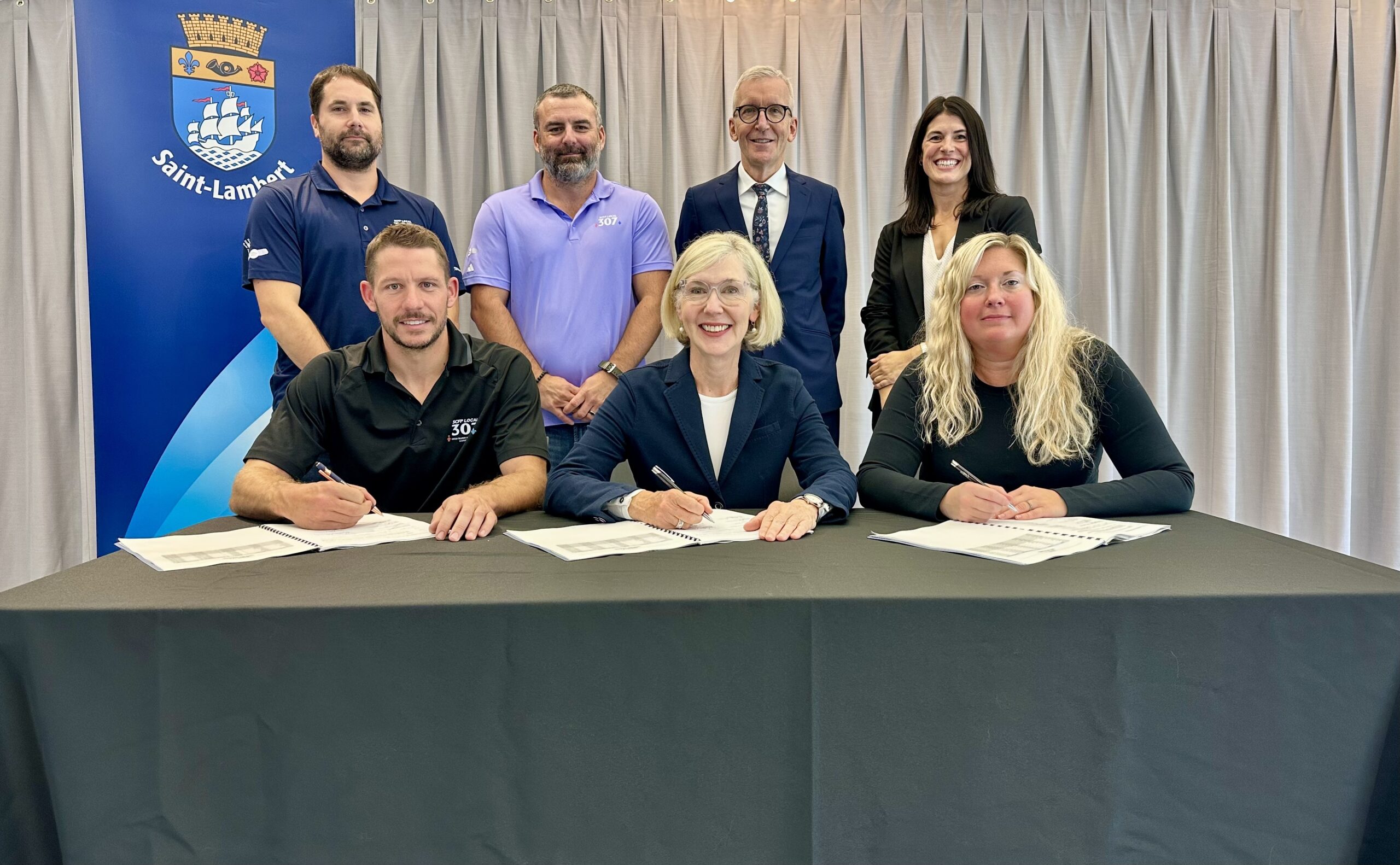 La Ville de Saint-Lambert et son personnel brigadier procèdent à la signature d’une nouvelle convention collective